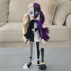 MGA Bratz Bratzillaz Glam Gets Wicked Switch-A-Witch Checker Clown Doll Black